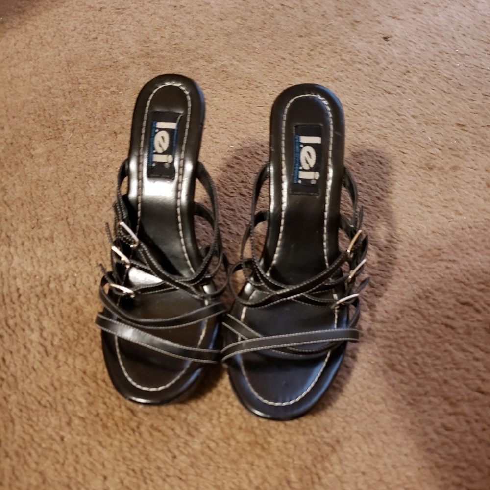 Black slide on heels L.E.I. size 7